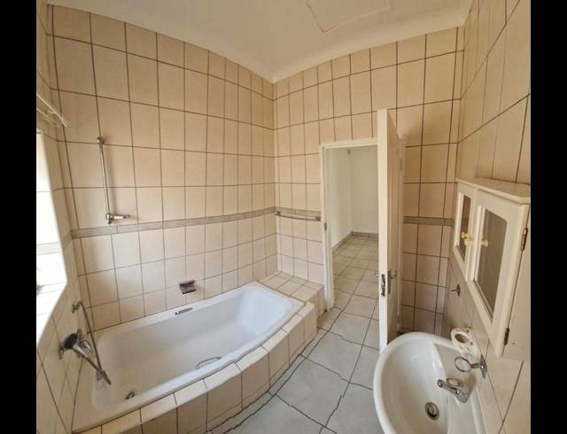 3 BEDROOM PROPERTY TO RENT IN BRENTHURST